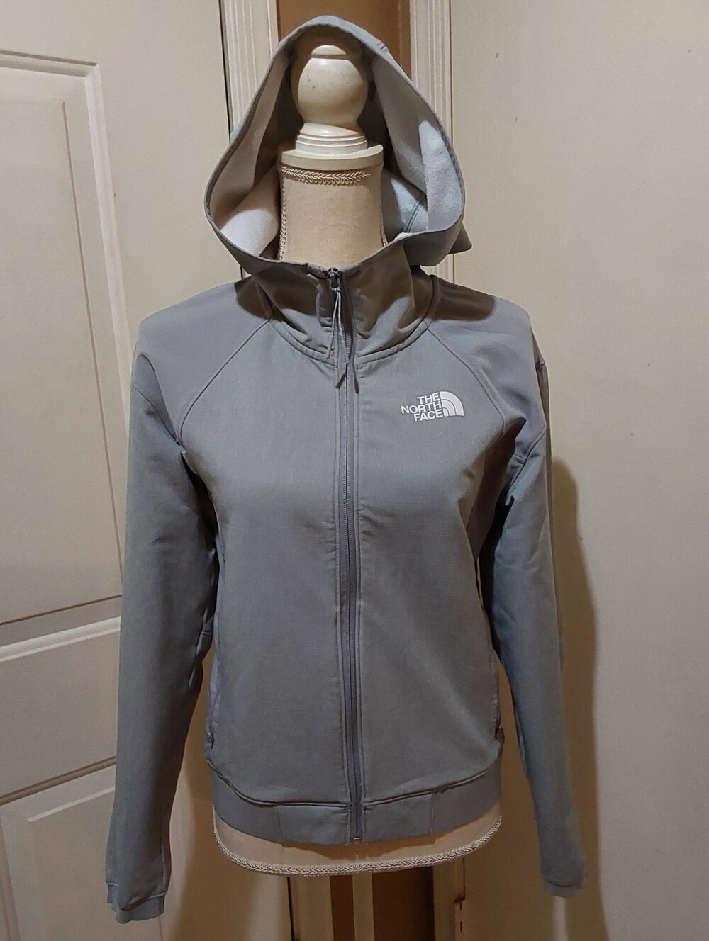 🌺 NWOT The North Face Tekware Lightweight Gray Hooded Jacket